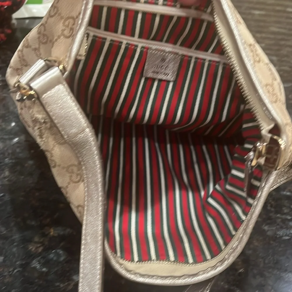 Gucci cross body/with metallic trim in champagne gold - Picture 14 of 16